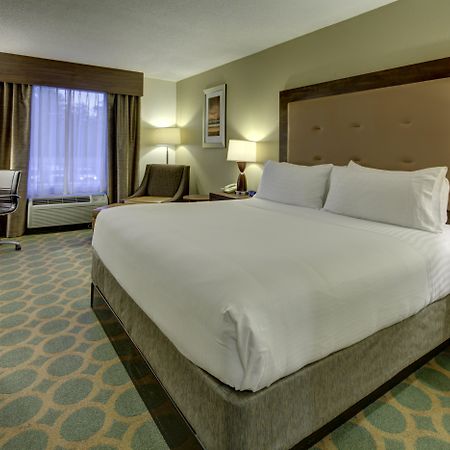 Holiday Inn Express Hotel & Suites Emporia By Ihg מראה חיצוני תמונה