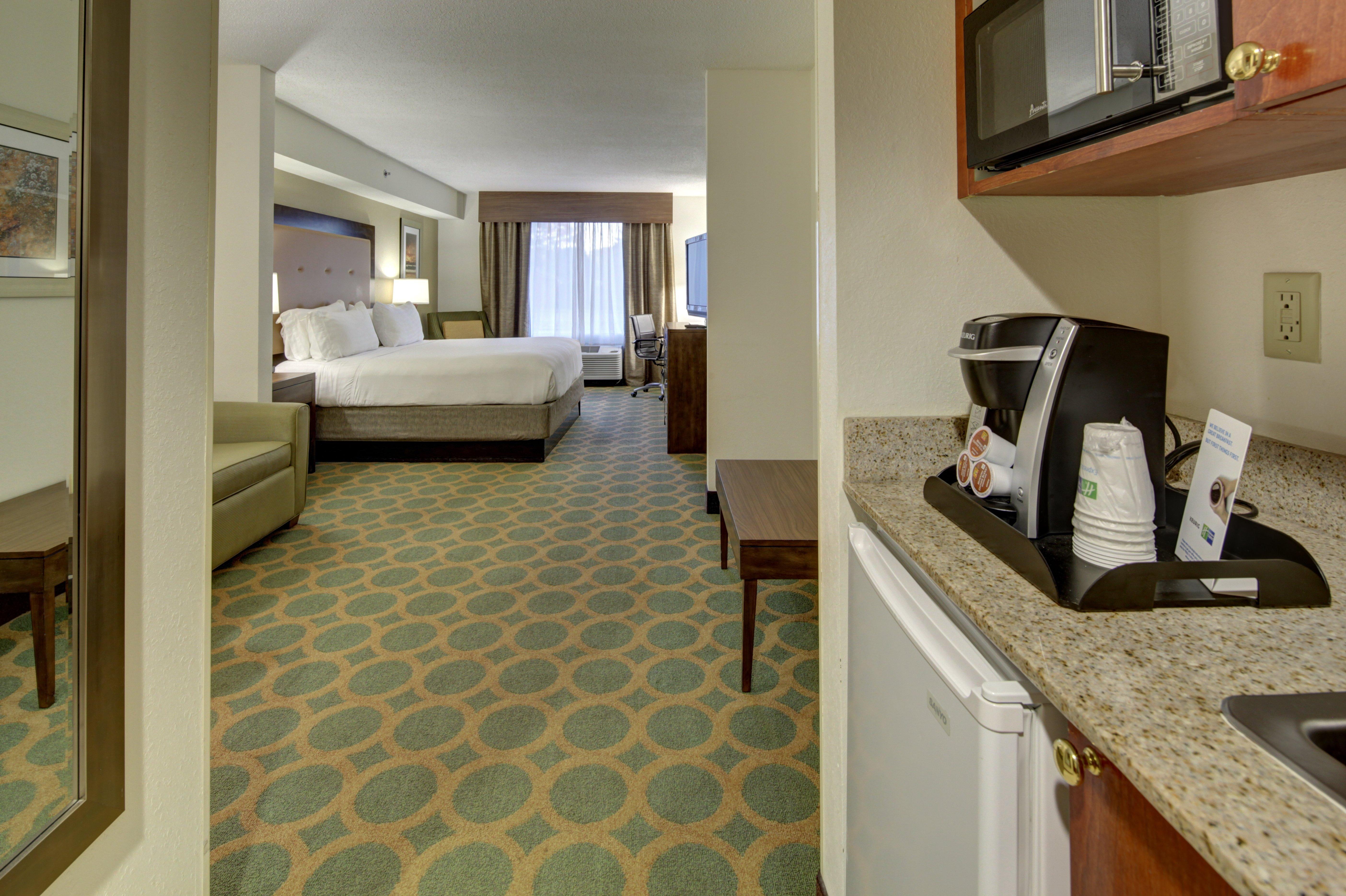 Holiday Inn Express Hotel & Suites Emporia By Ihg מראה חיצוני תמונה
