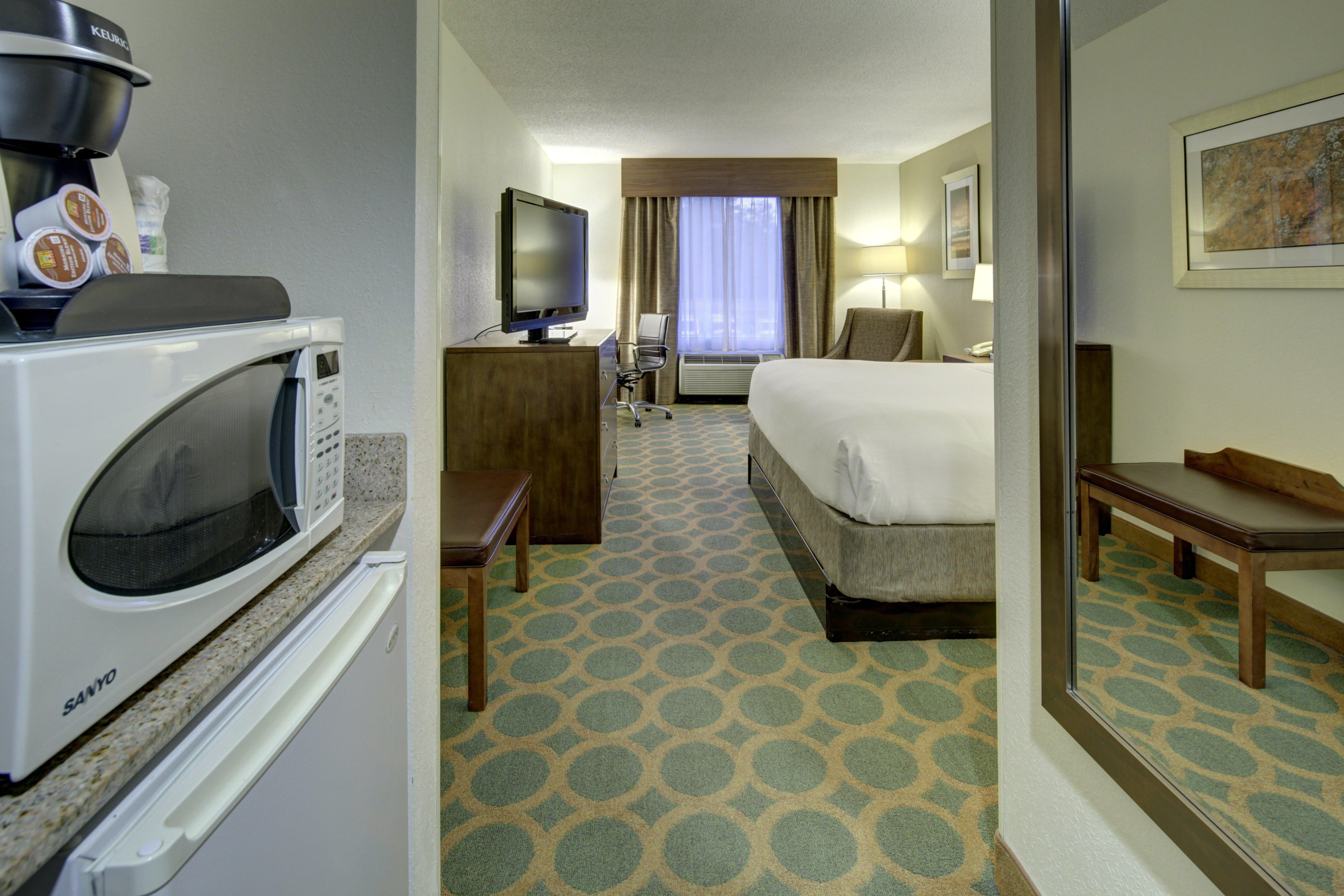 Holiday Inn Express Hotel & Suites Emporia By Ihg מראה חיצוני תמונה