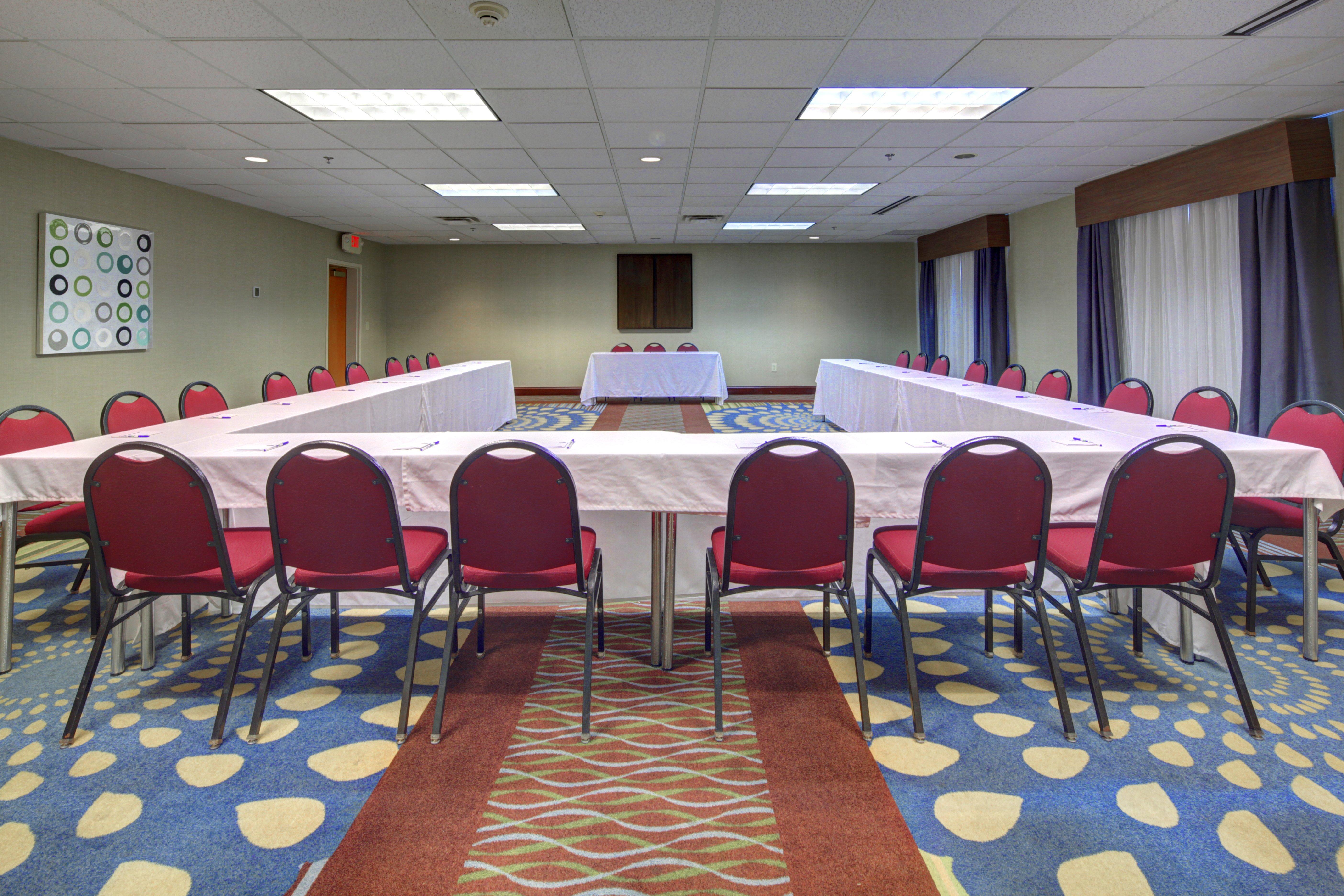 Holiday Inn Express Hotel & Suites Emporia By Ihg מראה חיצוני תמונה