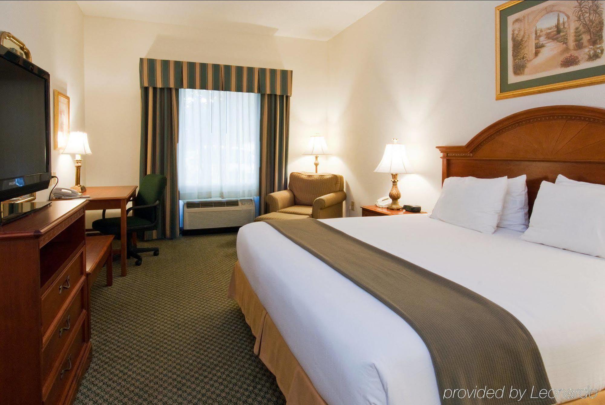 Holiday Inn Express Hotel & Suites Emporia By Ihg חדר תמונה